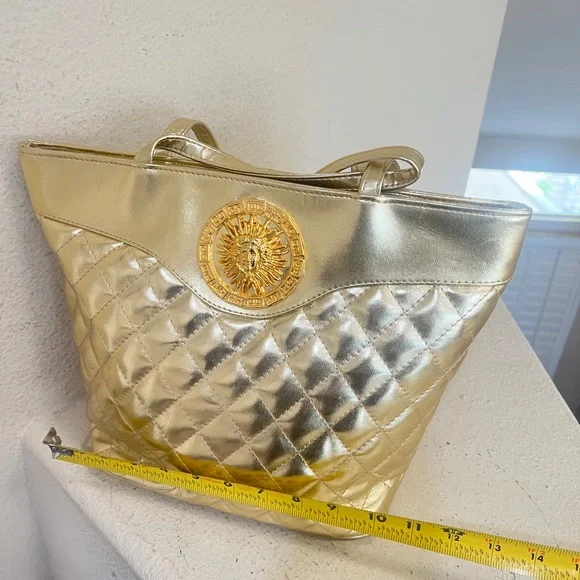 Unbranded Vintage Gold Quilted Large Tote Bag Handbag Medusa metal logo‎ bag - Picture 5 of 12